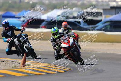 media/Oct-09-2022-SoCal Trackdays (Sun) [[95640aeeb6]]/Turn 2 (1110am)/